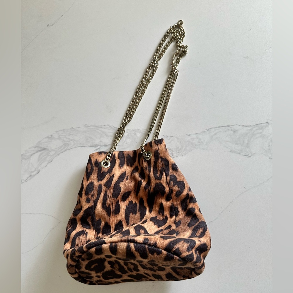 Leopard chain handle bucket bag